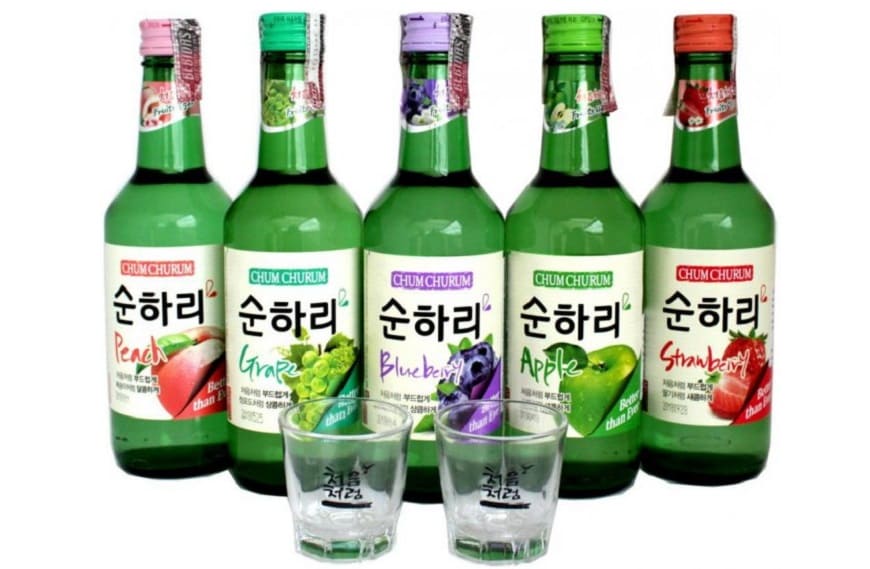 Корейская водка Соджу: ТОП-15 способов как и с чем пить (+ рецепты коктейлей)